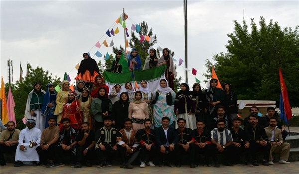 جشنواره رنگارنگ غذاهای محلی و پیوند فرهنگی اقوام ایران در دانشگاه بناب برگزار شد