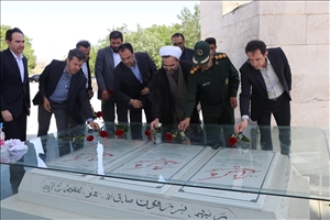 سرپرست و هیئت رئیسه دانشگاه بناب از مقام شهدای گمنام با غبارروبی و عطرافشانی کردند؛