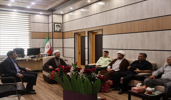 فرمانده انتظامی شهرستان بناب با سرپرست دانشگاه بناب دیدار و انتصاب دکتر بینش را به عنوان سرپرست دانشگاه بناب را تبریک گفتند؛