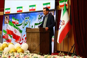 جشن باشکوه انقلاب در دانشگاه بناب؛ از روایت پیشرفت‌های علمی تا نورافشانی آسمان