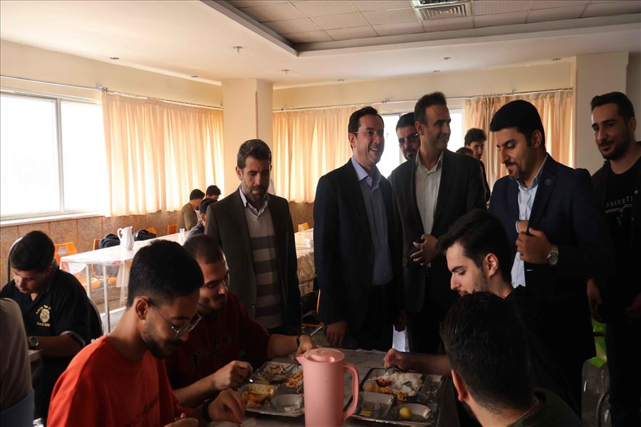 بازدید رئیس دانشگاه بناب از سلف مرکزی و رستوران تاک؛ تأکید بر ارتقای کیفیت غذا و خدمات دانشجویی