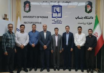 بازدید رییس دانشگاه بناب از دومین روز ثبت نام دانشجویان جدید